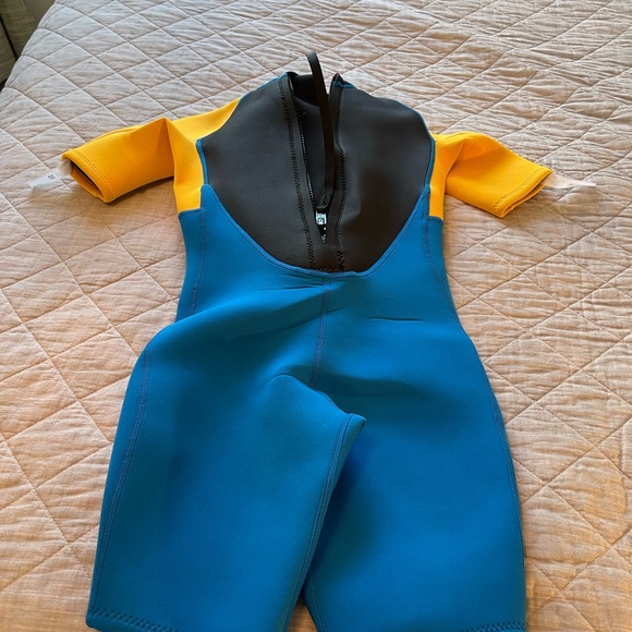 Kids Floater with built - in flotation - Picture 2 of 5